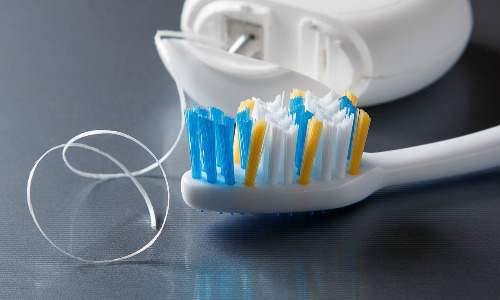Обнаружены риски использования зубной нити